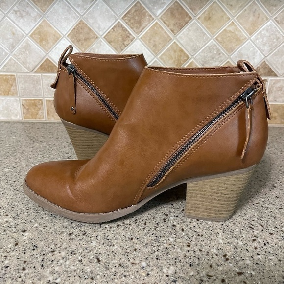 Massini Ashton Women’s Brown Heeled Ankle Booties Size 10 - Picture 4 of 7